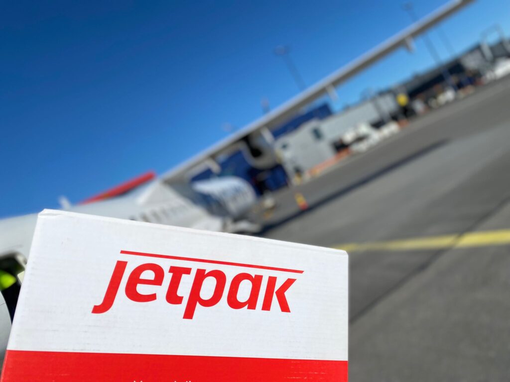 Jetpak Oulun lähetys Oulunsalon lentokentällä